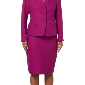 Le Suit Women's Purple Skirt Set